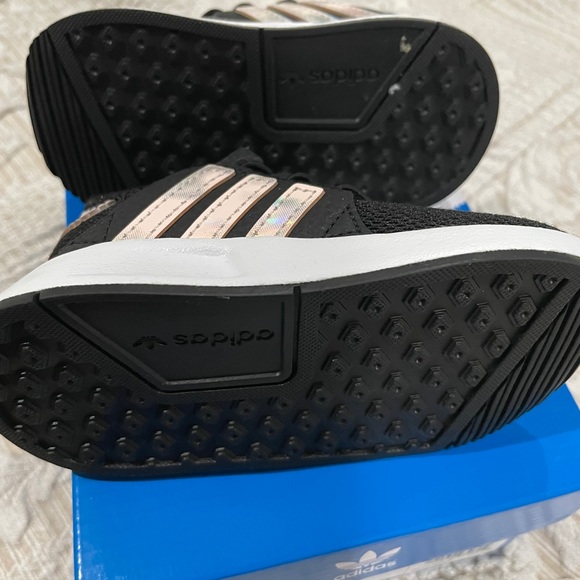 Toddler Adidas Sneakers - Picture 5 of 6